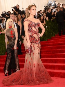 Jennifer Lopez no baile de gala do MET, em Nova York (Foto: Getty Images)